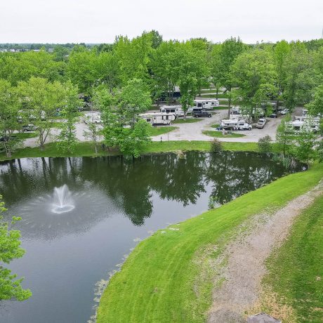 aerial view of northern kentucky rv park with lake and fountain
